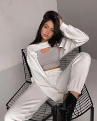Kylie 4
