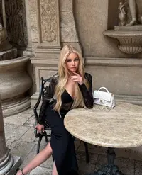 Ella 6
