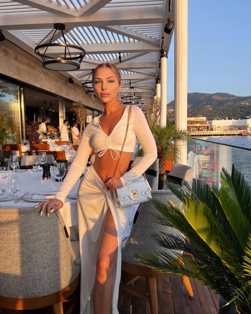 Kate  - DubaiCats Girl