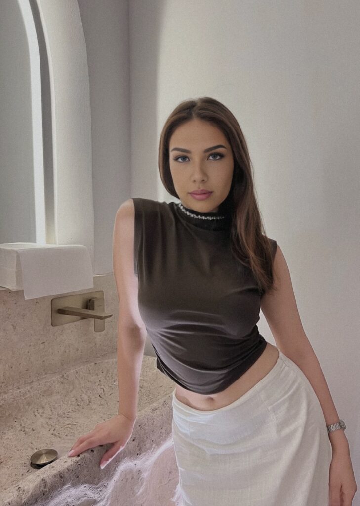 Elara  - DubaiCats Girl