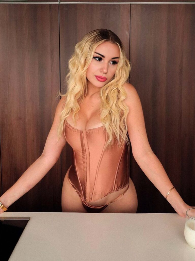 Taisia  - DubaiCats Girl