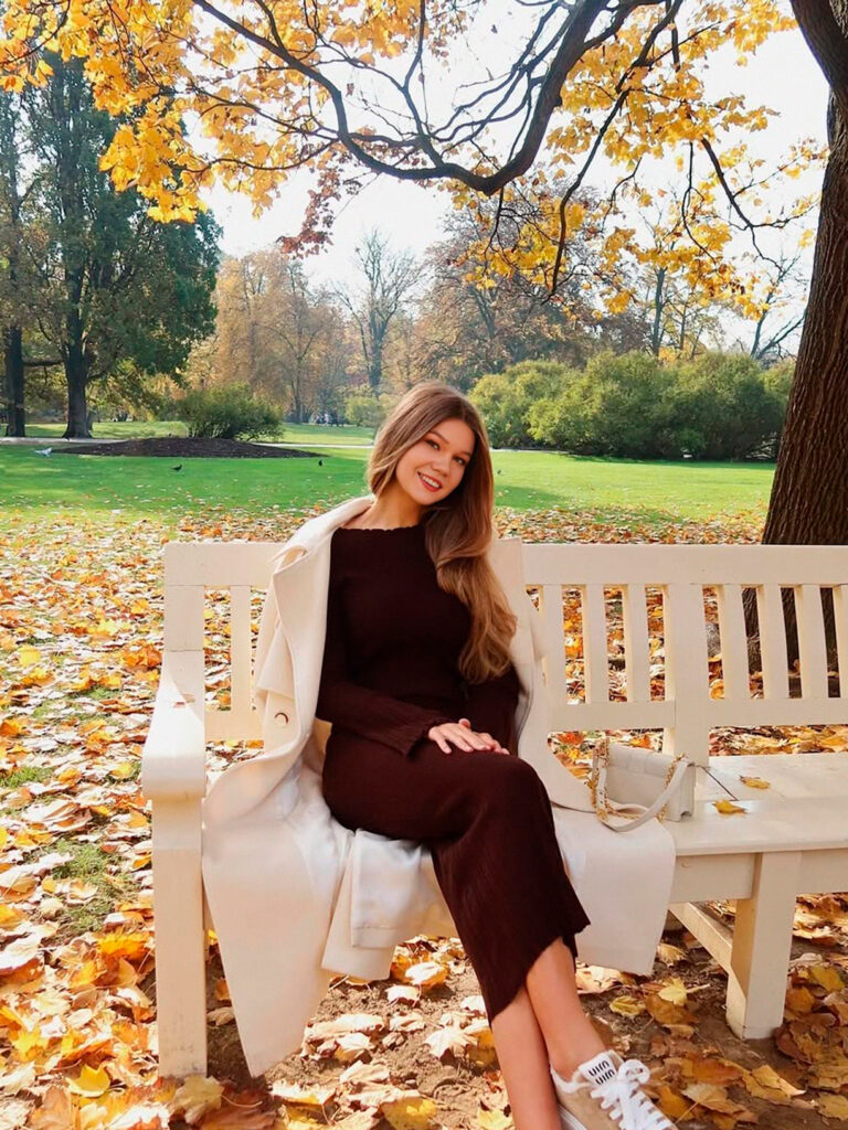 Elise - DubaiCats Girl