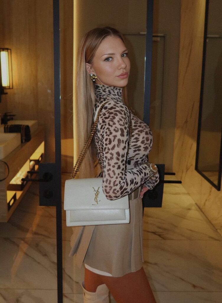 Abigail - DubaiCats Girl