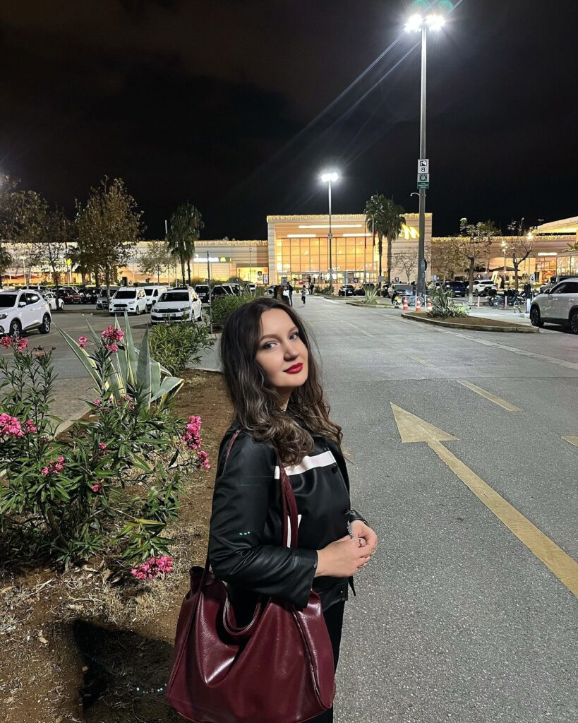 Lola - DubaiCats Girl