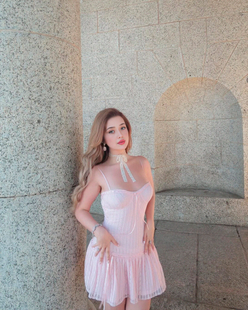 Bella - DubaiCats Girl