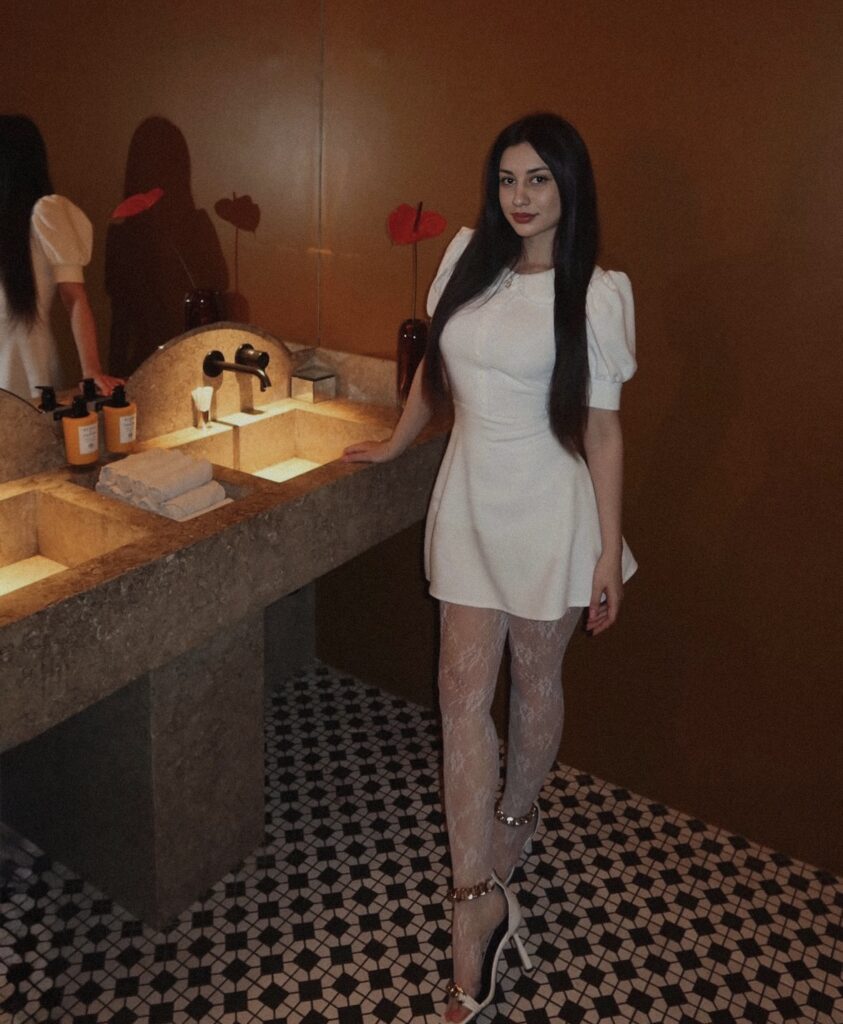 Sarah - DubaiCats Girl
