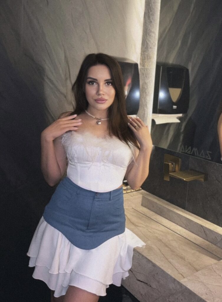Alina - DubaiCats Girl