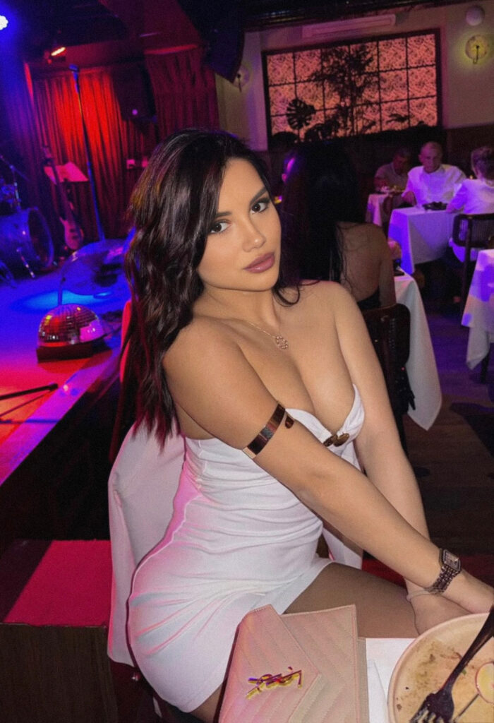 Alina - DubaiCats Girl