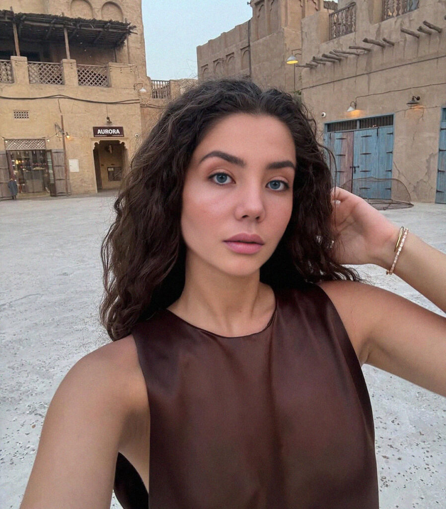 Jasmine - DubaiCats Girl