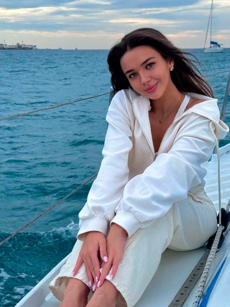 Vanessa - DubaiCats Girl