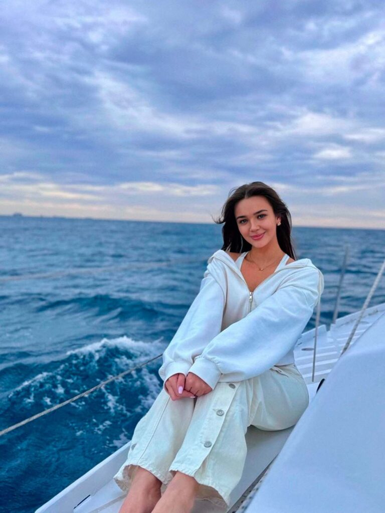 Vanessa - DubaiCats Girl