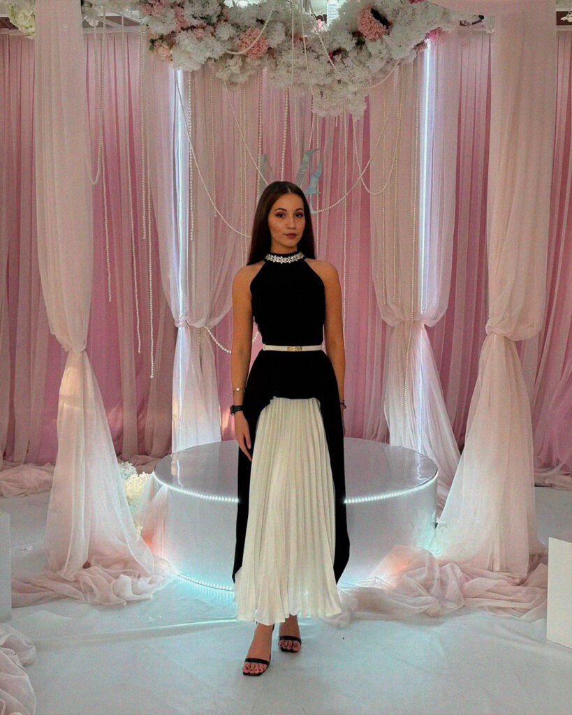 Olena - DubaiCats Girl