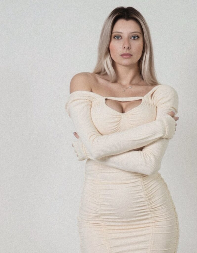 Karina - DubaiCats Girl