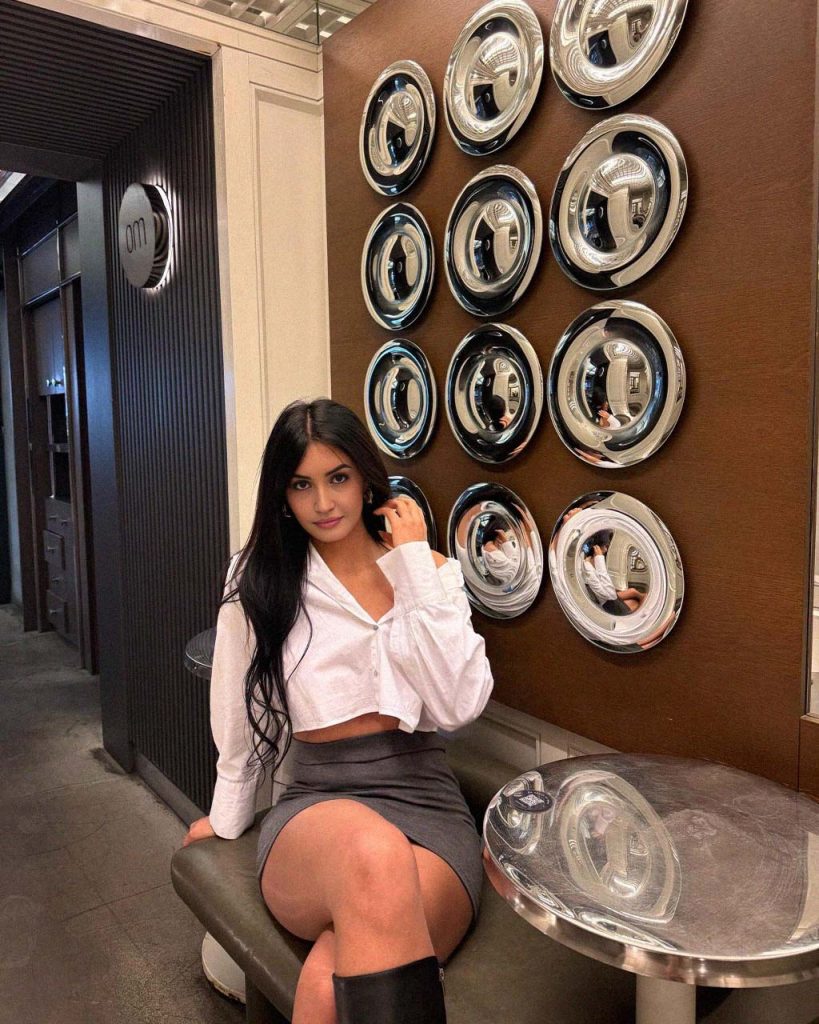 Avira - DubaiCats Girl